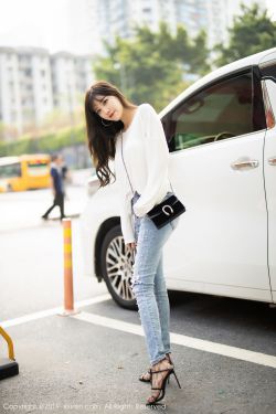 不扣钮的女孩 下载 封面